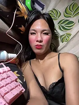 Snapshot of seductivezoey24 chatting on 09/14/25, 04:39 seductivezoey24 online show from 09/14/25, 04:39