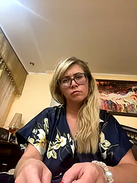 Crystal00Girl online show from 09/09/25, 09:25