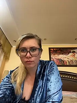 Crystal00Girl online show from 10/05/25, 09:13