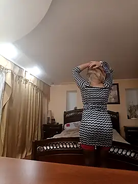 Crystal00Girl online show from 10/21/25, 08:42