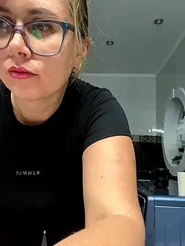 Crystal00Girl online show from 10/26/25, 03:51