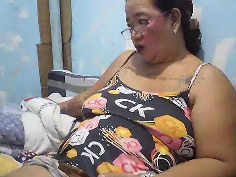 Snapshot of sweetsmile_naughty chatting on 11/05/25, 12:16 sweetsmile naughty online show from 11/05/25, 12:16