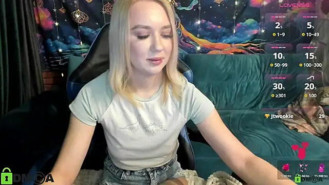 CrystalGirl99 online show from 03/03/26, 08:09