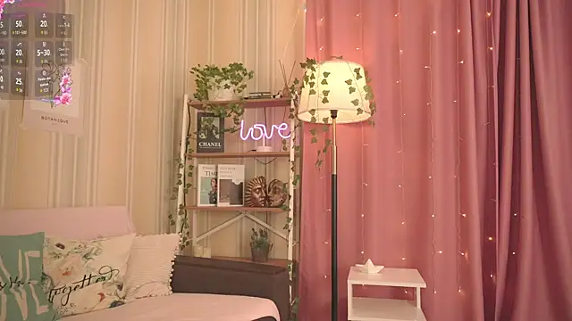 Snapshot of Winaria chatting on 05/30/26, 05:37 Winaria online show from 05/30/26, 05:37