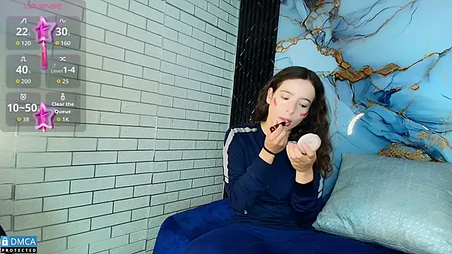 nena cupcake  online show from 09/16/25, 11:22