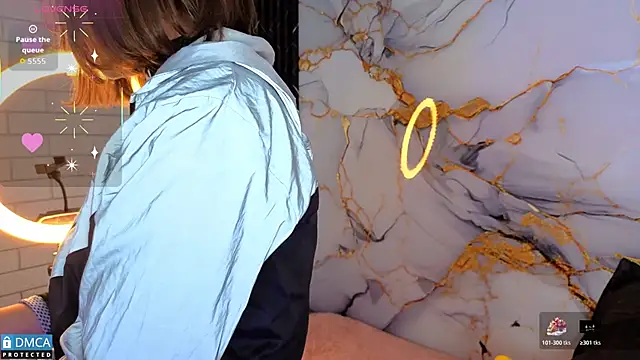 nena cupcake  online show from 11/19/25, 11:10