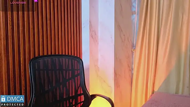 nena cupcake  online show from 04/22/26, 11:12