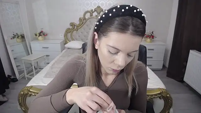 Snapshot of AmberTop chatting on 10/06/25, 06:22 AmberTop online show from 10/06/25, 06:22