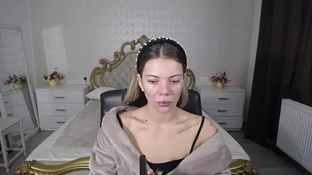 Snapshot of AmberTop chatting on 10/08/25, 06:22 AmberTop online show from 10/08/25, 06:22