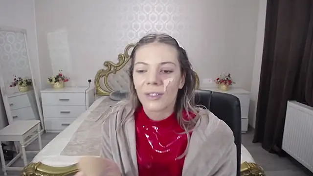 Snapshot of AmberTop chatting on 10/15/25, 07:19 AmberTop online show from 10/15/25, 07:19