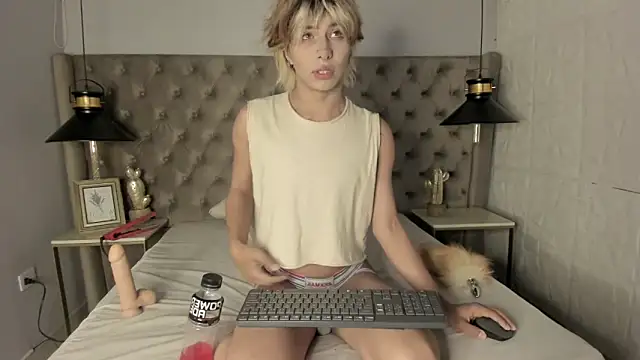 OliIverr22 online show from 09/22/25, 01:46