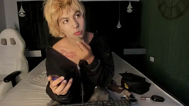 OliIverr22 online show from 11/08/25, 08:07