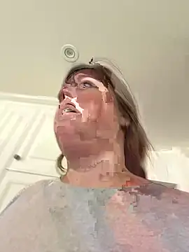 Snapshot of hornykitty1210 chatting on 09/12/25, 05:35 hornykitty1210 online show from 09/12/25, 05:35