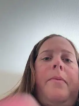 Snapshot of hornykitty1210 chatting on 10/16/25, 04:19 hornykitty1210 online show from 10/16/25, 04:19