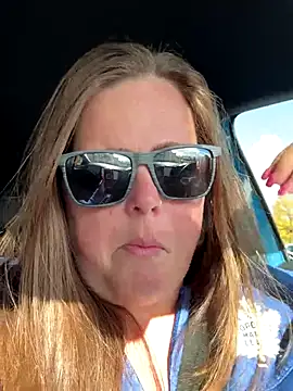 Snapshot of hornykitty1210 chatting on 10/23/25, 07:12 hornykitty1210 online show from 10/23/25, 07:12