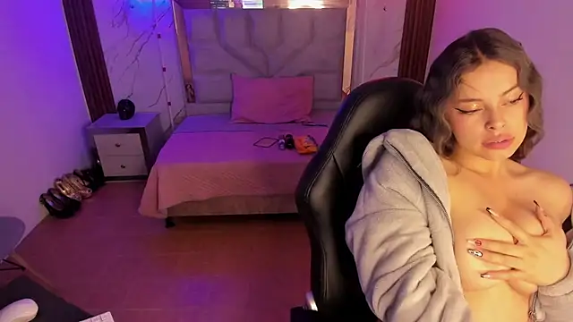 Lizeth Salazar online show from 10/11/25, 11:42