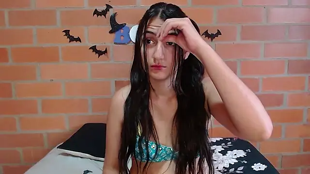 Montserrat Jay online show from 10/25/25, 02:24