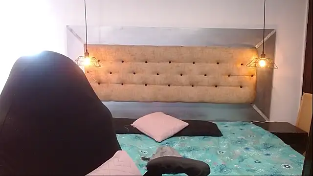 Montserrat Jay online show from 12/03/25, 01:31