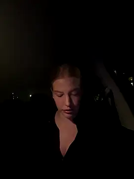 Chloemillerrxx online show from 09/28/25, 06:35