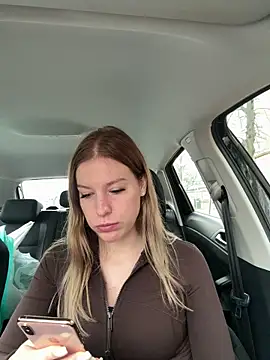 Chloemillerrxx online show from 11/28/25, 12:52