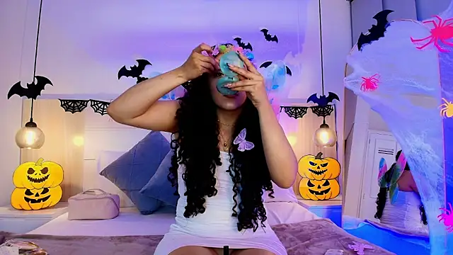 alehia cute online show from 10/31/25, 08:43