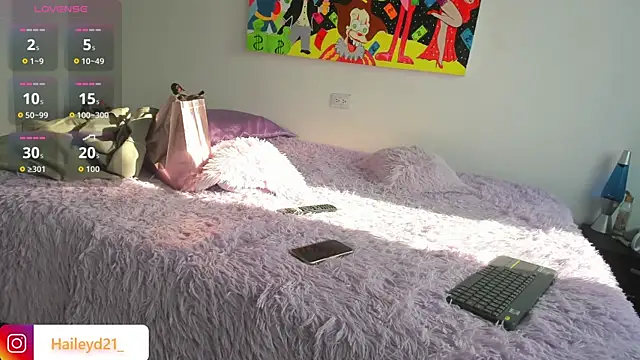 HaileyDuke online show from 11/08/25, 12:38