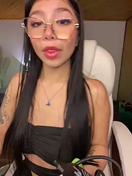 Maddy Piink online show from 11/16/25, 10:37