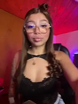 Snapshot of Maddy_Piink chatting on 02/18/26, 04:36 Maddy Piink online show from 02/18/26, 04:36