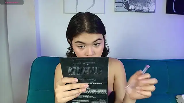 Zoe wang online show from 12/20/25, 01:07