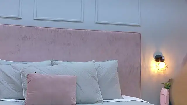 Camila Hill  online show from 02/10/26, 04:22