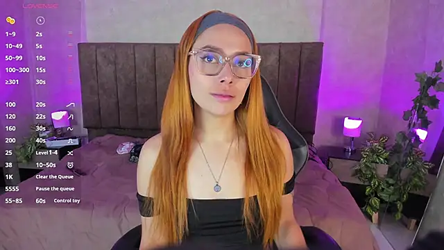 LanaMills  online show from 10/09/25, 03:59