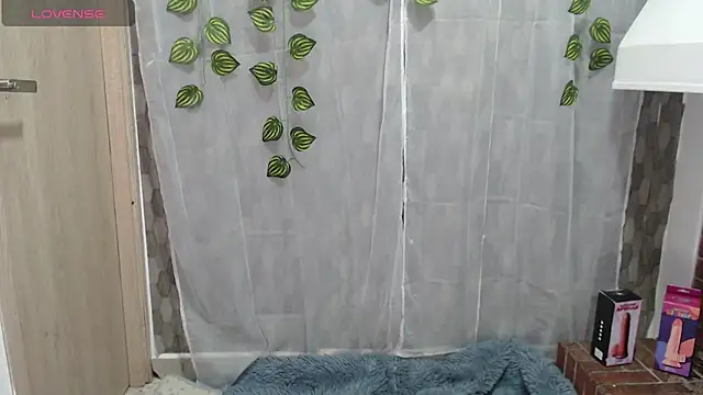 anishasanchezcm101 online show from 11/27/25, 03:19