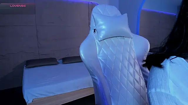 HannahMontgomery online show from 12/03/25, 04:05