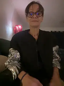 Chris06d22xh online show from 11/28/25, 08:33