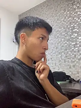 Snapshot of Milan_Bach chatting on 03/30/26, 06:36 Milan Bach online show from 03/30/26, 06:36