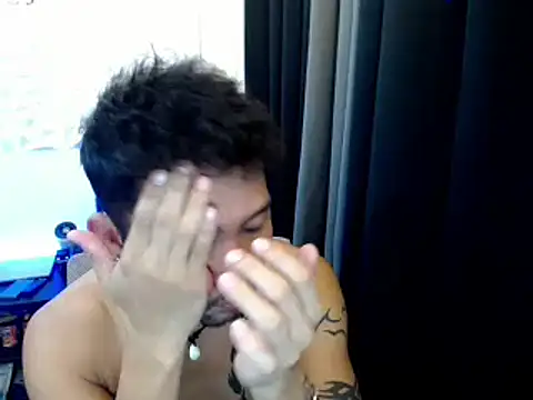 Snapshot of Thefriskyasian chatting on 10/01/25, 01:00 Thefriskyasian online show from 10/01/25, 01:00