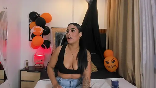 GiorgineTaylor online show from 10/27/25, 11:03