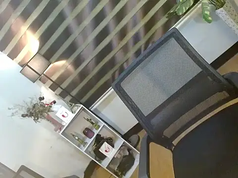 Urlustfull Sainaxxx online show from 04/24/26, 07:22