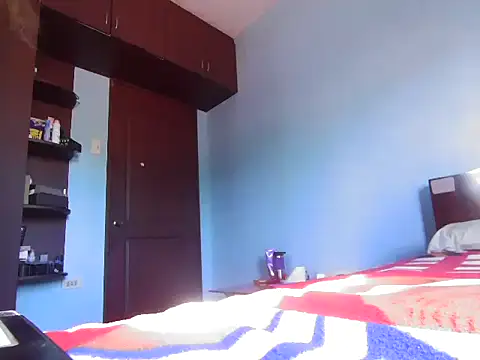 Snapshot of Yummiiieee28 chatting on 10/03/25, 07:16 Yummiiieee28 online show from 10/03/25, 07:16