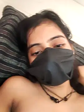 Hot-komall online show from 10/05/25, 04:44