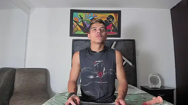 Snapshot of wyatt_3 chatting on 10/21/25, 12:06 wyatt 3 online show from 10/21/25, 12:06