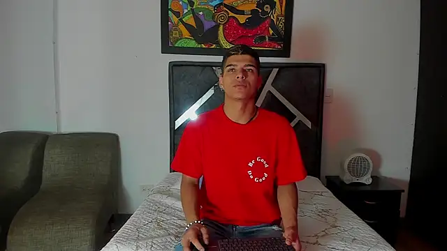 Snapshot of wyatt_3 chatting on 11/04/25, 12:04 wyatt 3 online show from 11/04/25, 12:04