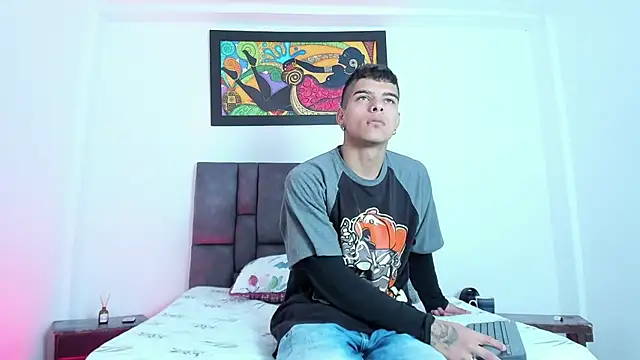 Snapshot of wyatt_3 chatting on 11/20/25, 11:54 wyatt 3 online show from 11/20/25, 11:54