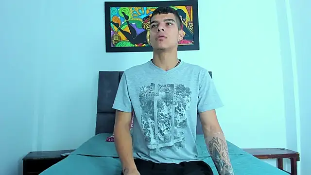 Snapshot of wyatt_3 chatting on 11/24/25, 12:16 wyatt 3 online show from 11/24/25, 12:16