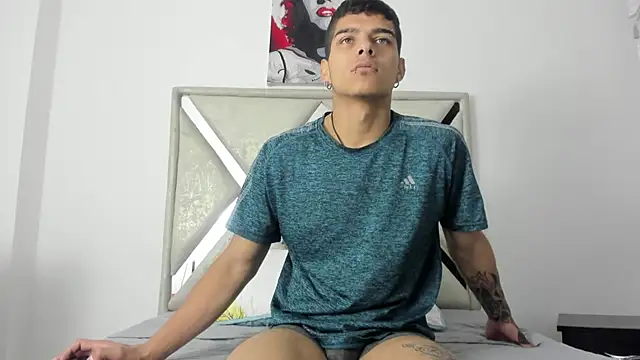 Snapshot of wyatt_3 chatting on 12/02/25, 01:05 wyatt 3 online show from 12/02/25, 01:05