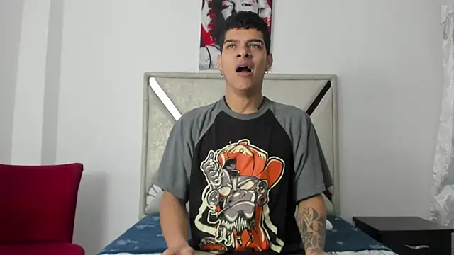 Snapshot of wyatt_3 chatting on 12/16/25, 12:10 wyatt 3 online show from 12/16/25, 12:10