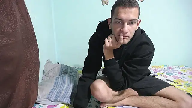 Snapshot of emilyvalencia_1 chatting on 10/07/25, 02:31 emilyvalencia 1 online show from 10/07/25, 02:31