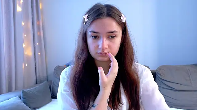 Lelia Vibe online show from 11/17/25, 07:36