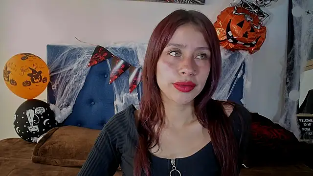 Sofiia Tay online show from 10/22/25, 01:33