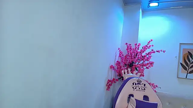 Anie johnson online show from 10/23/25, 07:34